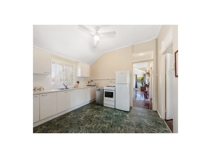 137 Cascade Street, Raceview QLD 4305