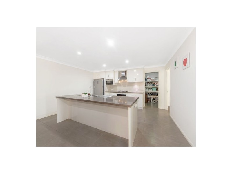 32 Piccadilly Court, Deebing Heights QLD 4306