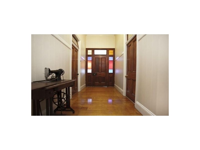 20 Thomas Street, Blackstone QLD 4304