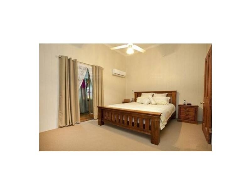 20 Thomas Street, Blackstone QLD 4304