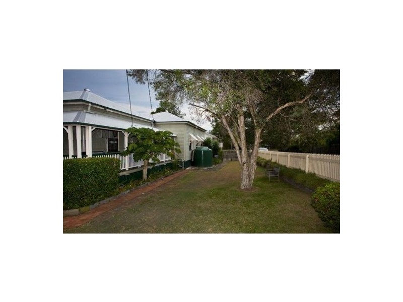 20 Thomas Street, Blackstone QLD 4304