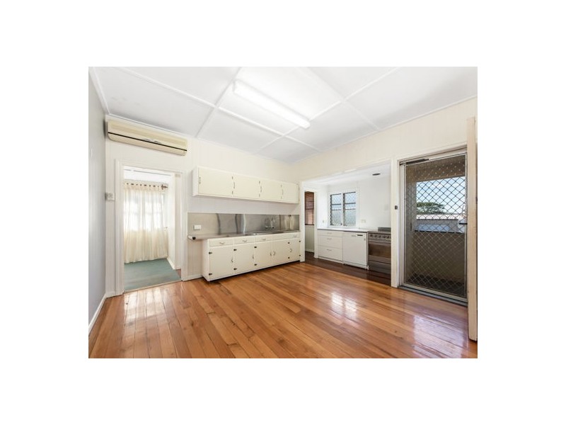 8 Siemons Street, One Mile QLD 4305