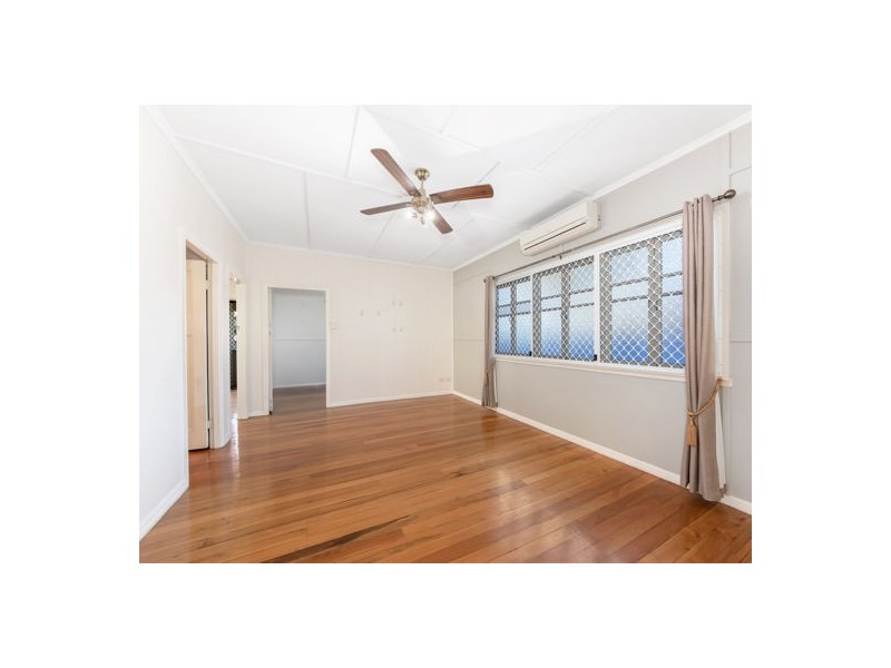 8 Siemons Street, One Mile QLD 4305