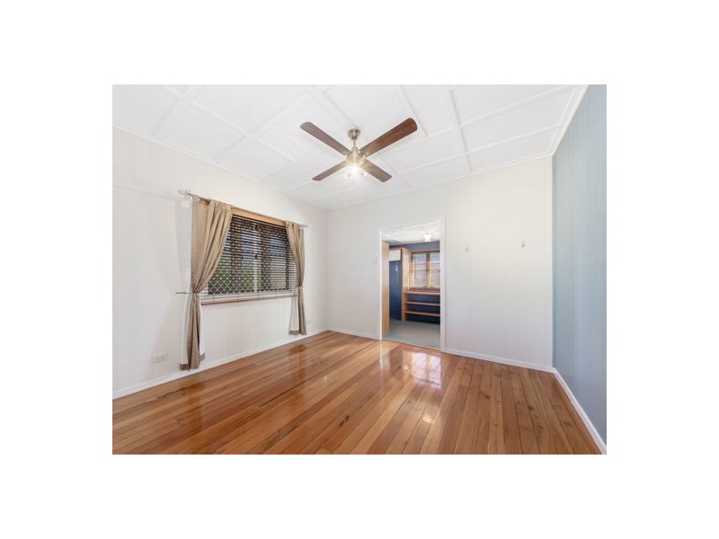 8 Siemons Street, One Mile QLD 4305