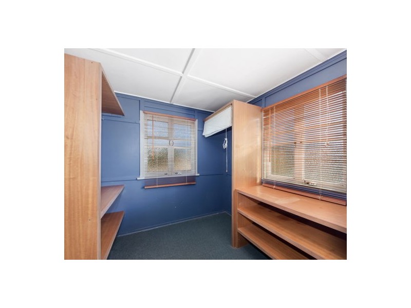 8 Siemons Street, One Mile QLD 4305