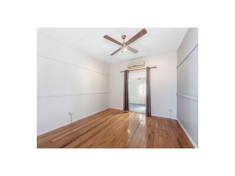 8 Siemons Street, One Mile QLD 4305