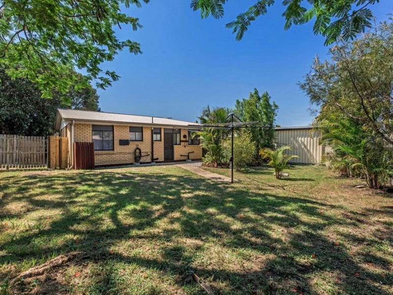 8 Barnes Court, Silkstone QLD 4304