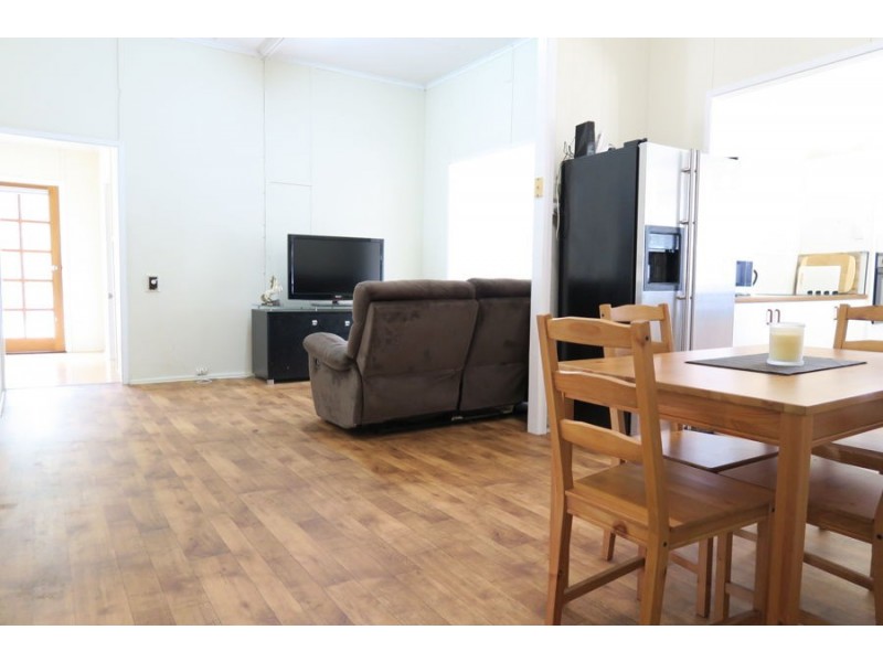 27 Queen Street, Harrisville QLD 4307