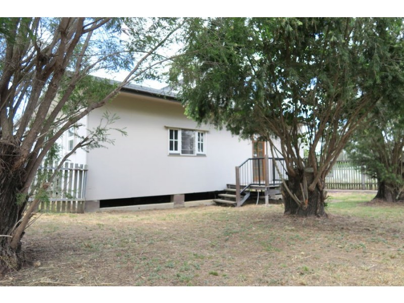 27 Queen Street, Harrisville QLD 4307