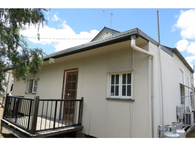 27 Queen Street, Harrisville QLD 4307