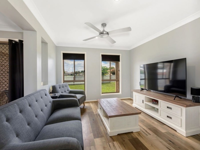 33 Banksia Drive, Raceview QLD 4305