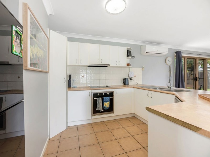 33 Banksia Drive, Raceview QLD 4305