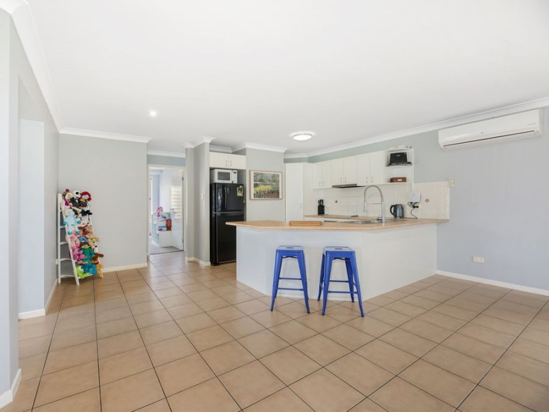 33 Banksia Drive, Raceview QLD 4305