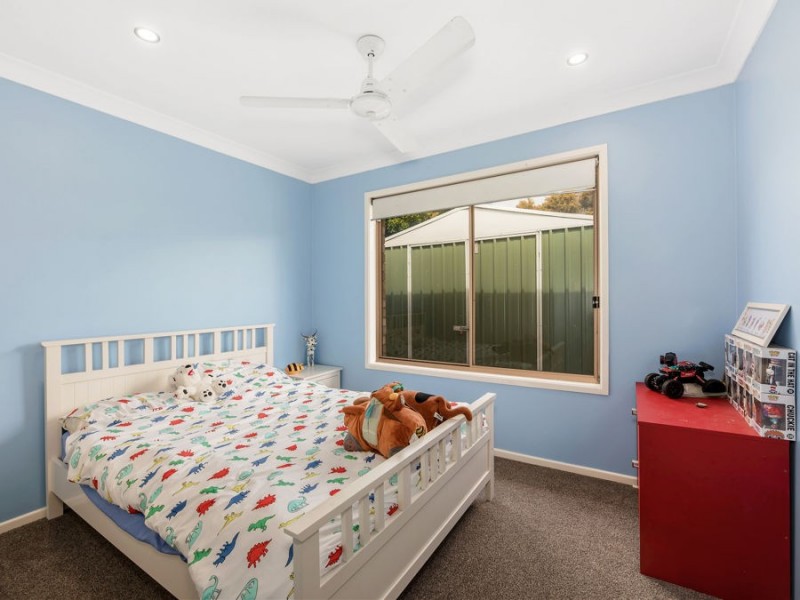 33 Banksia Drive, Raceview QLD 4305