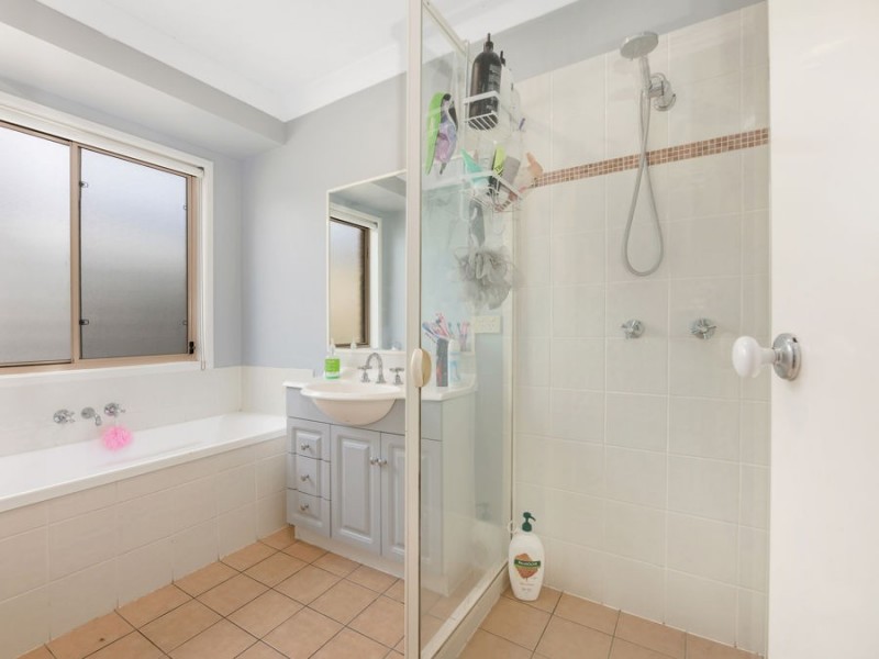 33 Banksia Drive, Raceview QLD 4305