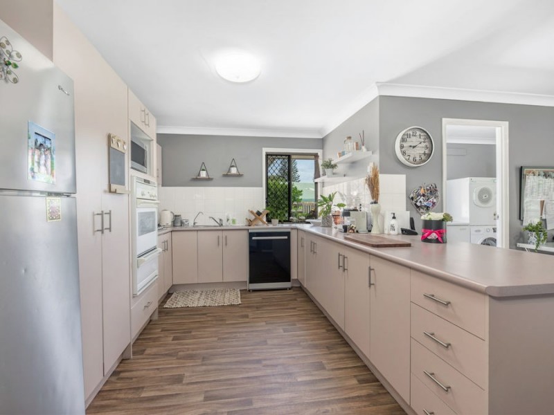 28 Jonquil Circuit, Flinders View QLD 4305