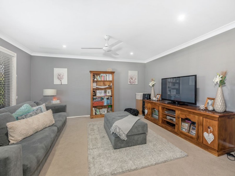 28 Jonquil Circuit, Flinders View QLD 4305