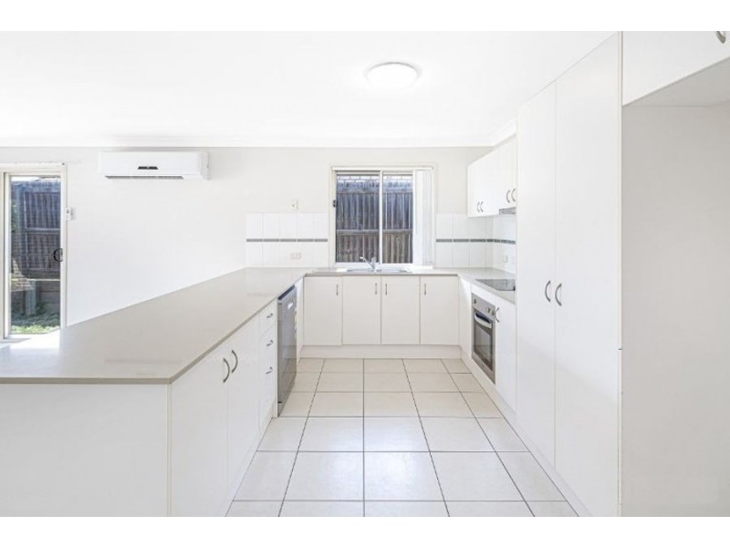 8 Dornoch Crescent, Raceview QLD 4305