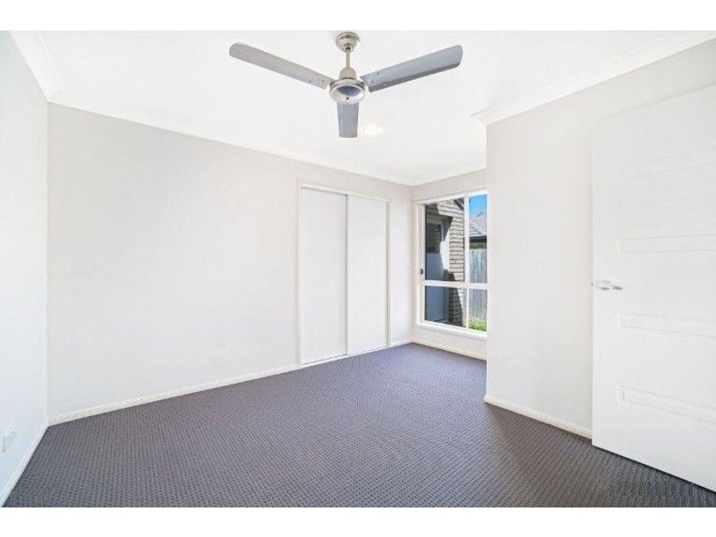 8 Dornoch Crescent, Raceview QLD 4305