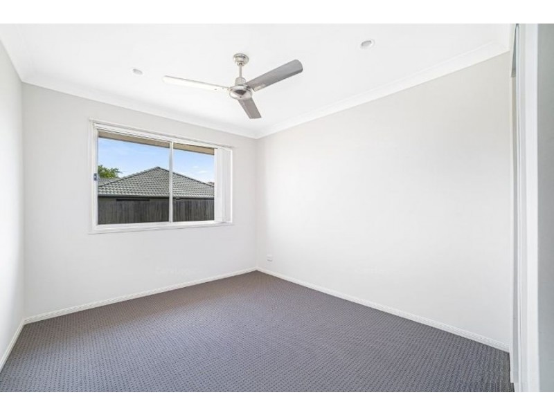 8 Dornoch Crescent, Raceview QLD 4305