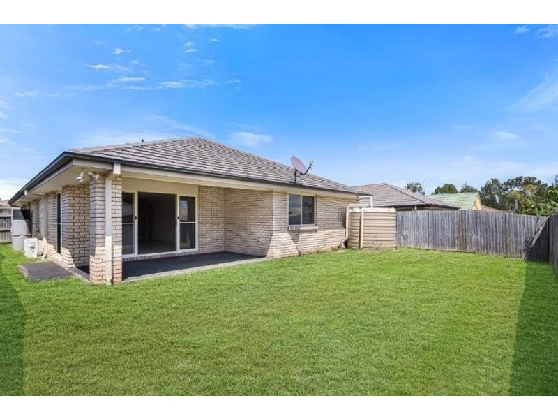 8 Dornoch Crescent, Raceview QLD 4305