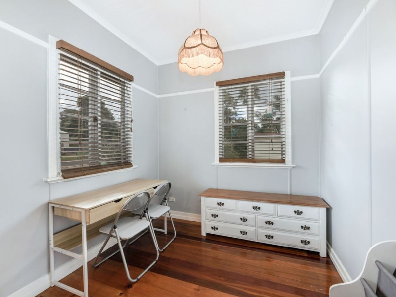 34 Alice Street, Silkstone QLD 4304