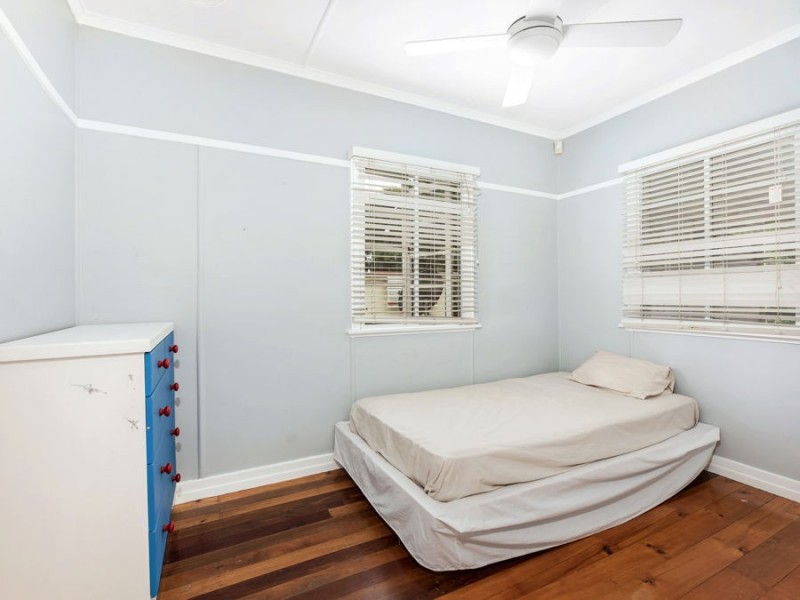 34 Alice Street, Silkstone QLD 4304