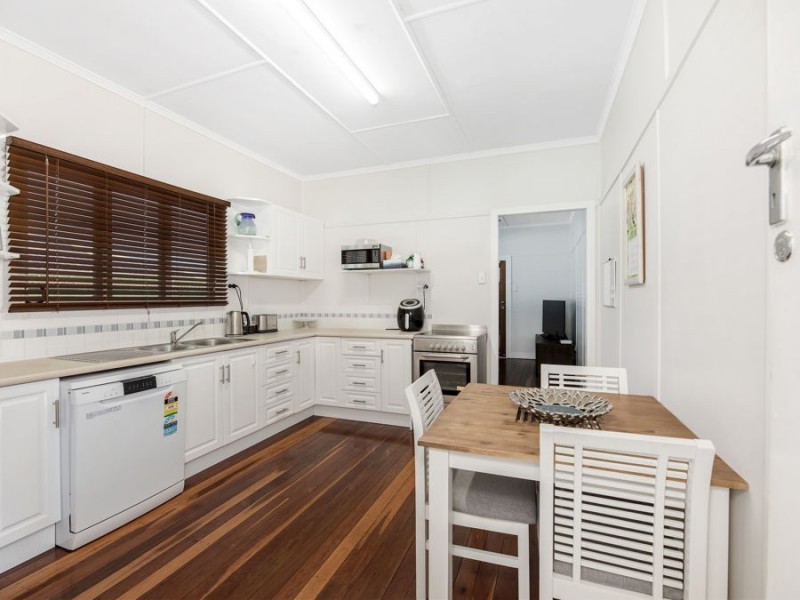 9 Pommer Street, Brassall QLD 4305