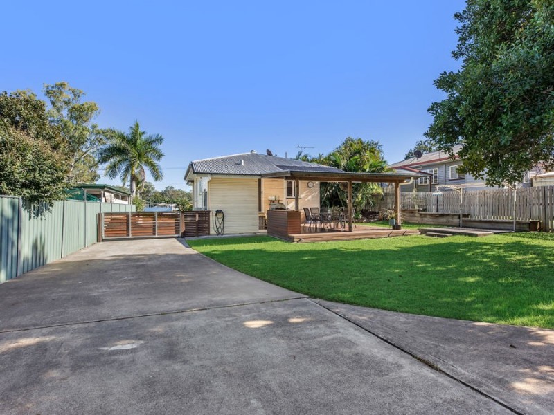 9 Pommer Street, Brassall QLD 4305