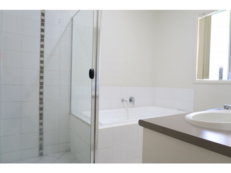 4 Jasper Way, Springfield QLD 4300