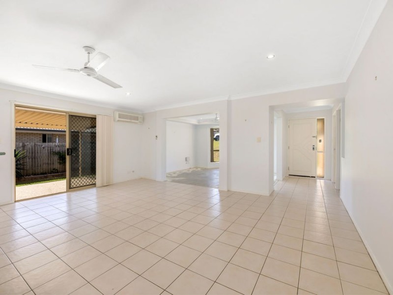 6 Benjamin Court, Yamanto QLD 4305