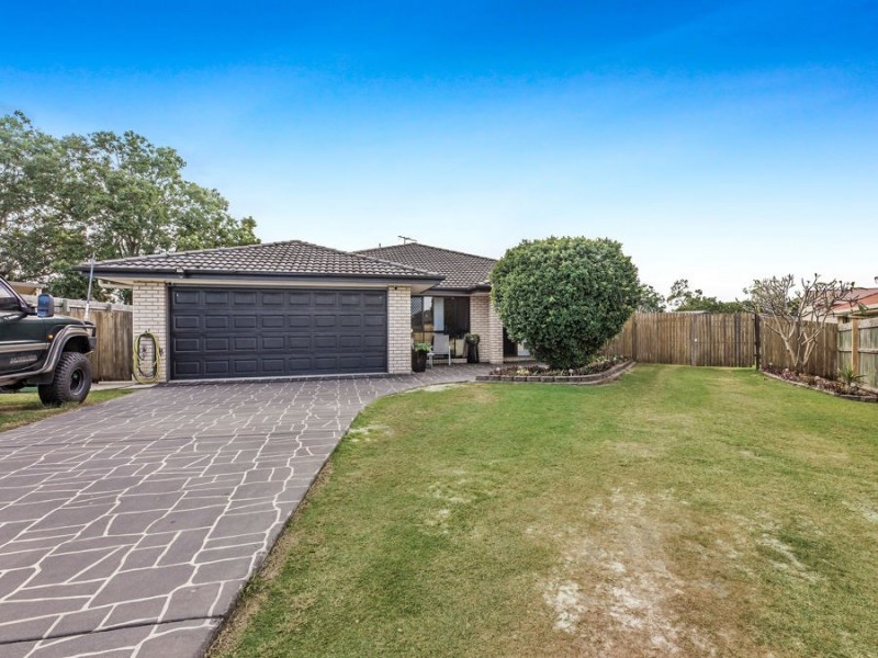 25 Angela Place, Yamanto QLD 4305