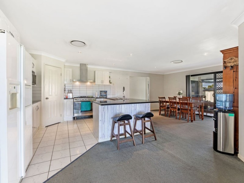 25 Angela Place, Yamanto QLD 4305