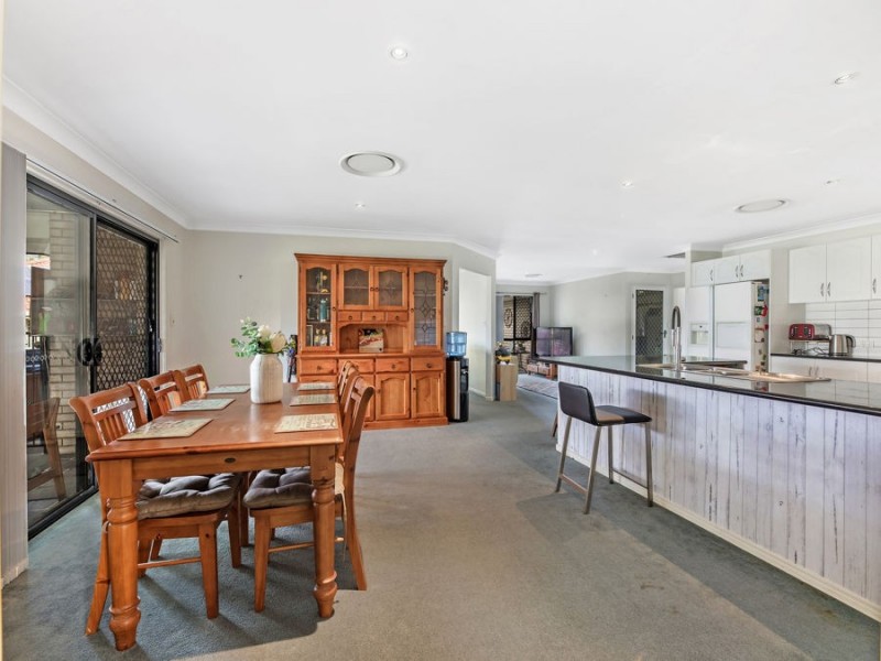 25 Angela Place, Yamanto QLD 4305