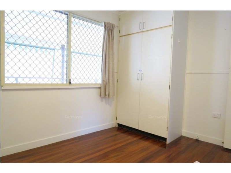 40 Larsen Street, Leichhardt QLD 4305