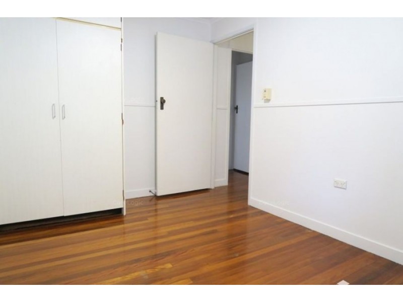 40 Larsen Street, Leichhardt QLD 4305