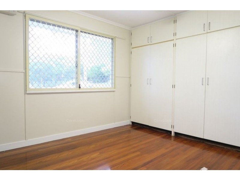 40 Larsen Street, Leichhardt QLD 4305