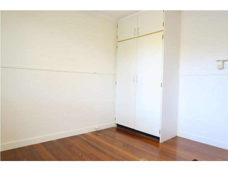 40 Larsen Street, Leichhardt QLD 4305