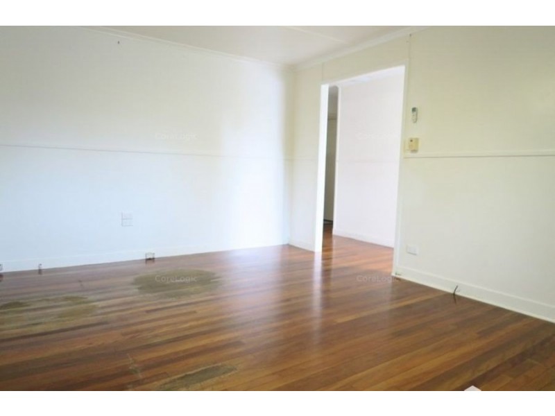 40 Larsen Street, Leichhardt QLD 4305