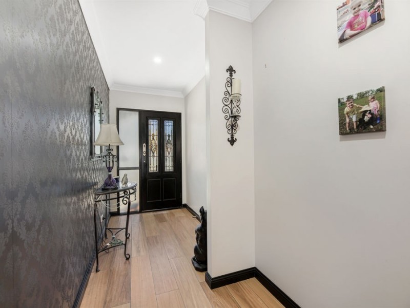 2 Walsh Street, Newtown QLD 4305