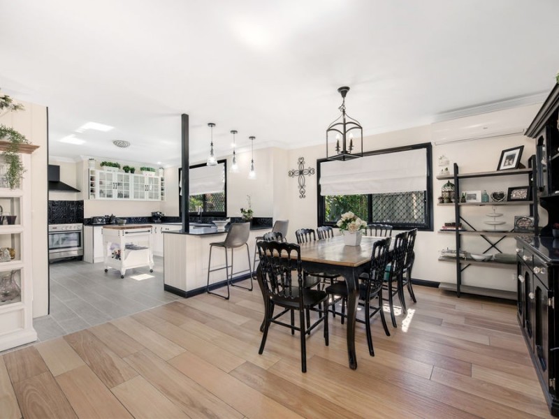 2 Walsh Street, Newtown QLD 4305