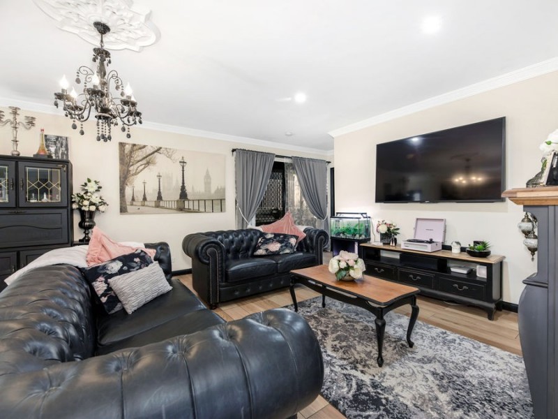 2 Walsh Street, Newtown QLD 4305