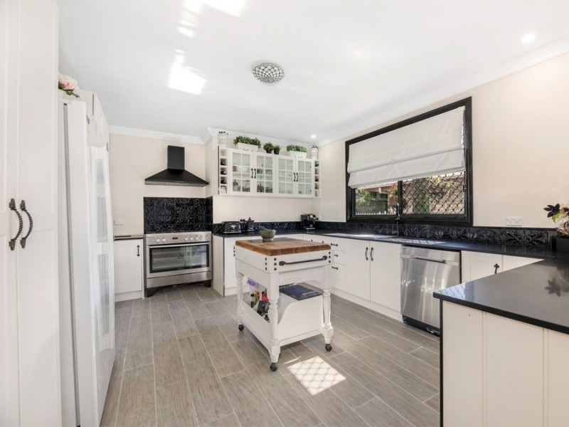 2 Walsh Street, Newtown QLD 4305