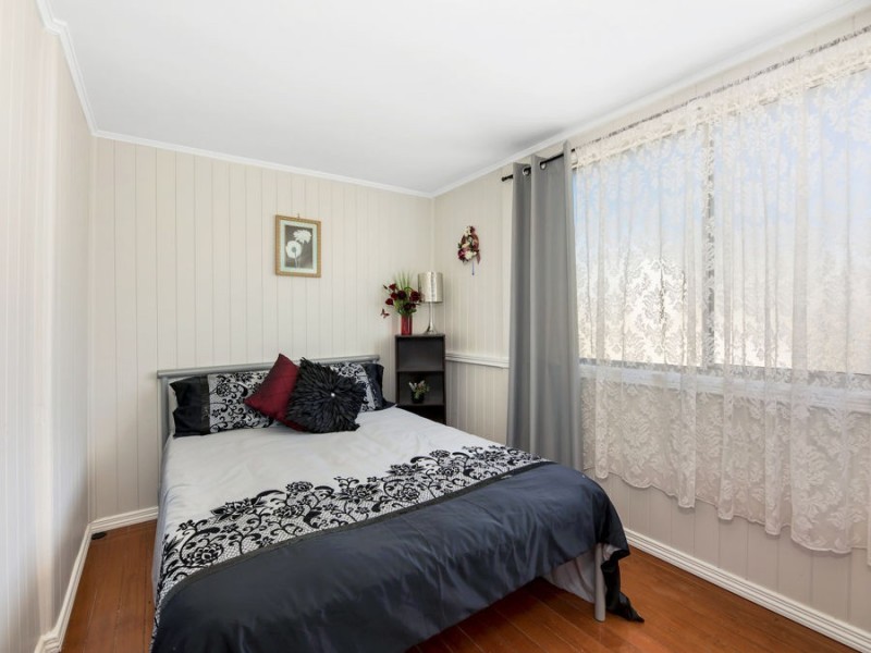 2 Walsh Street, Newtown QLD 4305