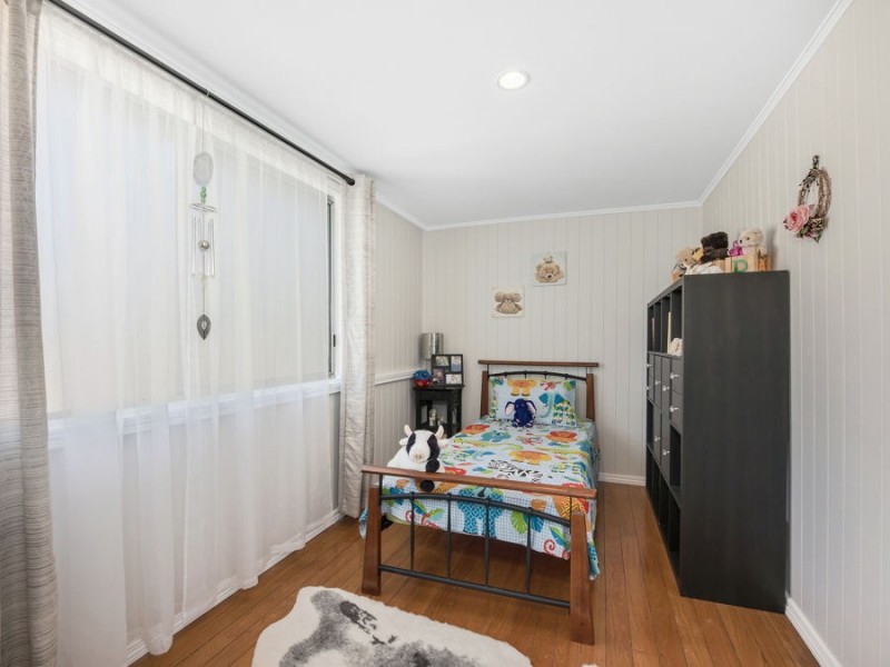 2 Walsh Street, Newtown QLD 4305