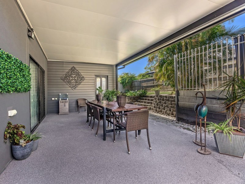 2 Walsh Street, Newtown QLD 4305