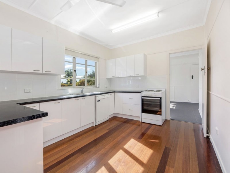 79 Raceview Street, Raceview QLD 4305