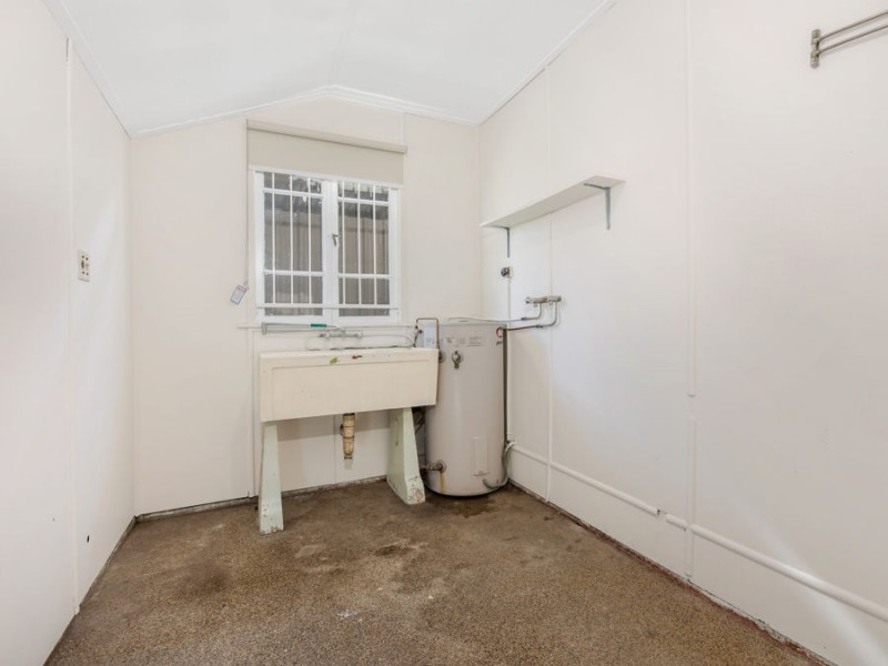 79 Raceview Street, Raceview QLD 4305