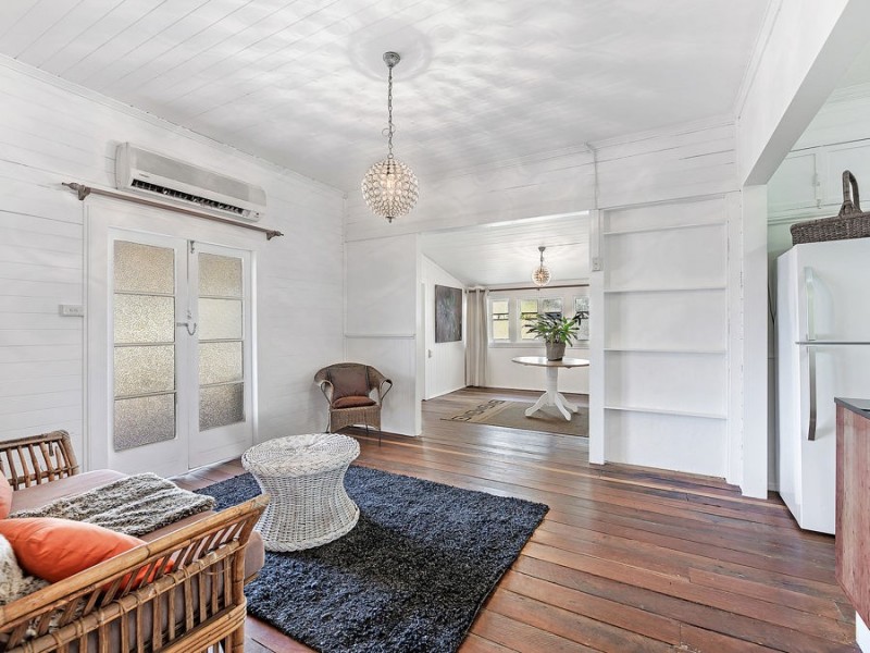 6-8 Hall Street, Peak Crossing QLD 4306