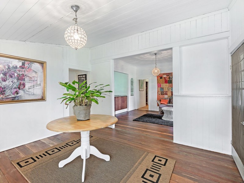 6-8 Hall Street, Peak Crossing QLD 4306